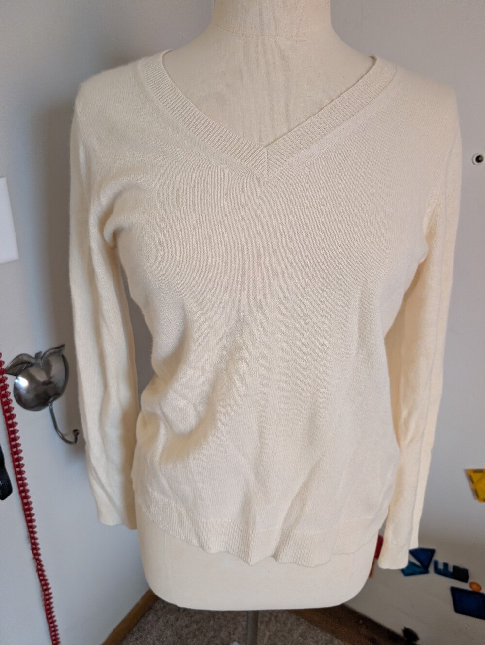 Charter Club Cashmere Cream V-Neck Knit Sweater